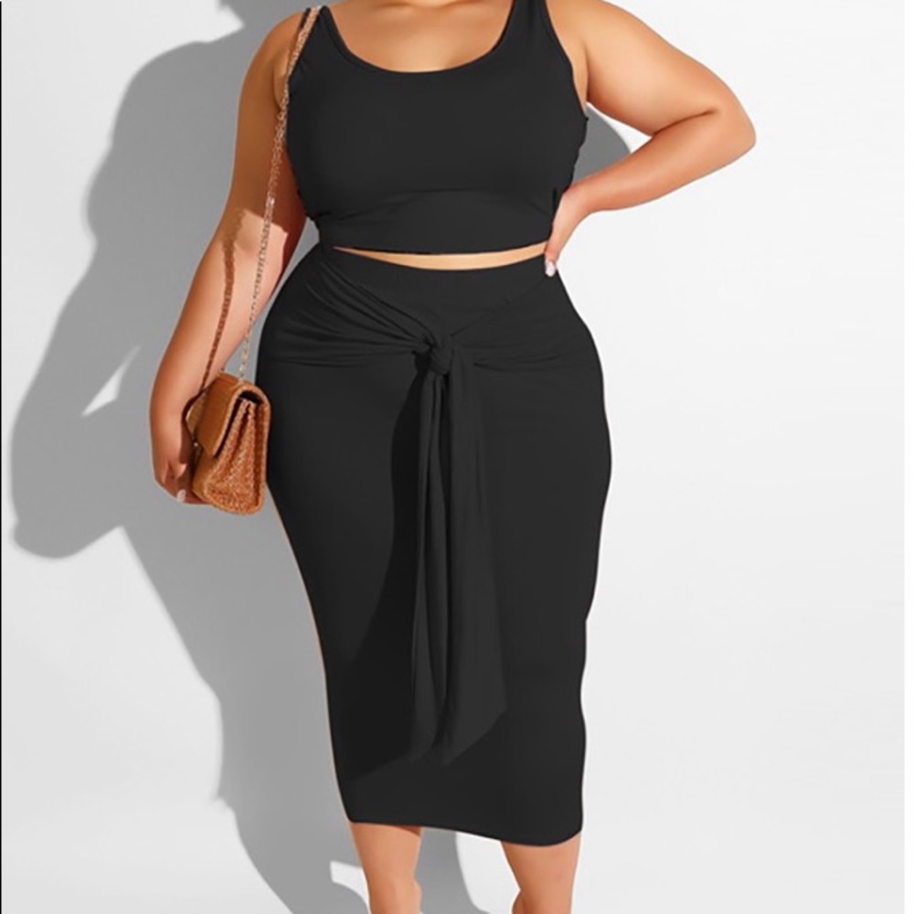 Plus size Solid thick strap top & midi skirt set